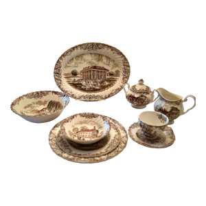 1960s Johnson Brothers Heritage Hall Set - 8 Pieces