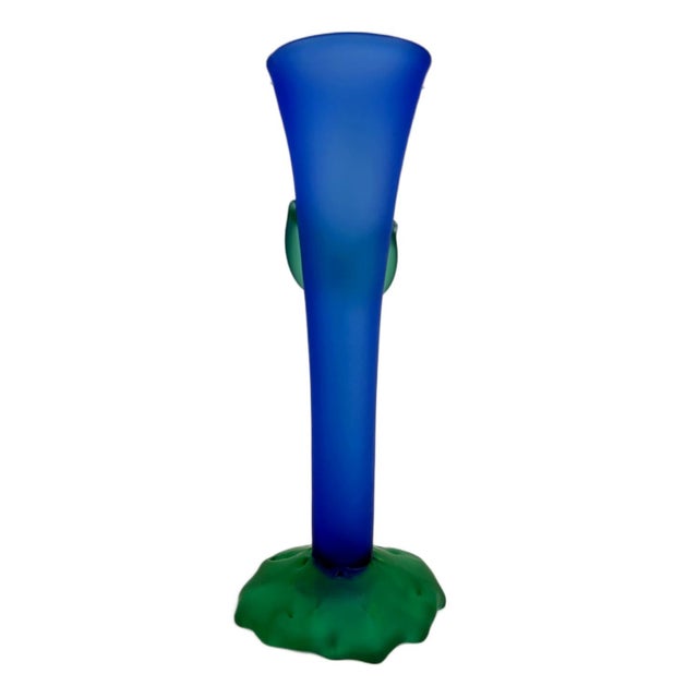 2010s 2010s Tommie Rush Studio Blown Glass Cobalt & Green Botanical Daffodil Vase - Signed For Sale - Image 5 of 6