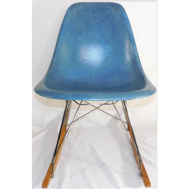 Aside from the fact that new shock mounts are needed, this chair is in very good overall condition. The fiberglass shell...