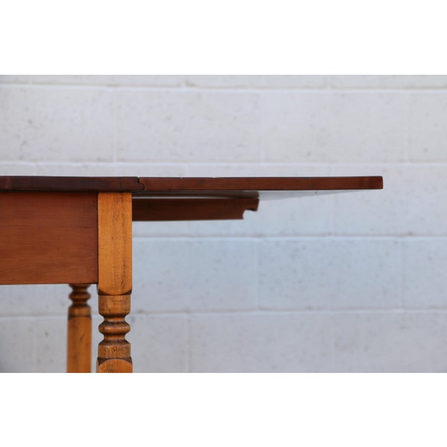 Antique 1920s Farmhouse Drop-Leaf Butterfly Dining Table With Turned Legs For Sale - Image 17 of 18