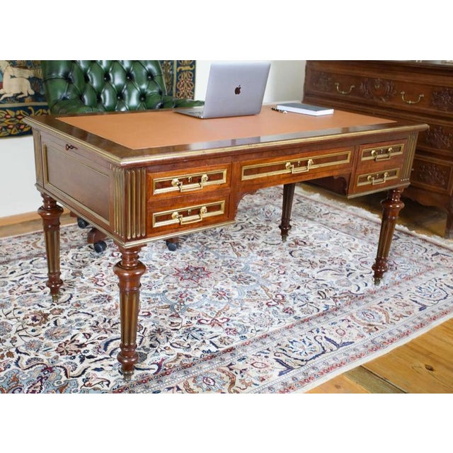 2000 - 2009 English Extendable Desk with Leather Top For Sale - Image 5 of 10