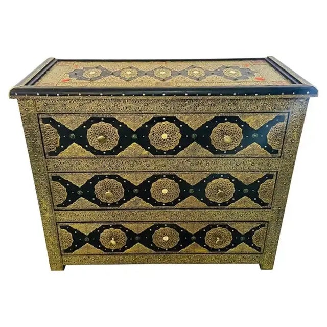 Palatial Hollywood Regency Commode, Chest, Nightstand in Brass and Ebony For Sale - Image 13 of 13