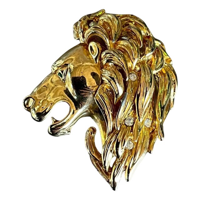 Vintage Lion's Head Gold Tone Brooch With Rhinestone Eye For Sale