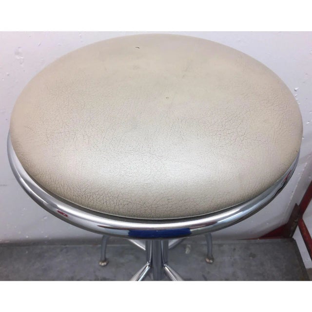 Chrome Mid-Century Modern Chrome Swiveling Bar Stool For Sale - Image 8 of 12