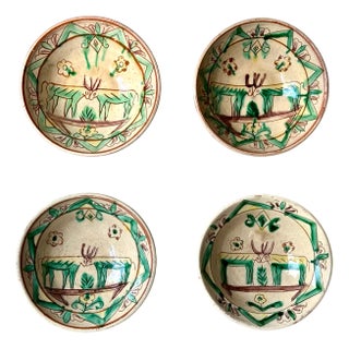 Traditional Hand-Painted Hutsul Ceramic Folk Art Wall Plates with Deer Motif in Glazed Terracotta, Ukraine / Romania, 1900s, Set of 4 For Sale