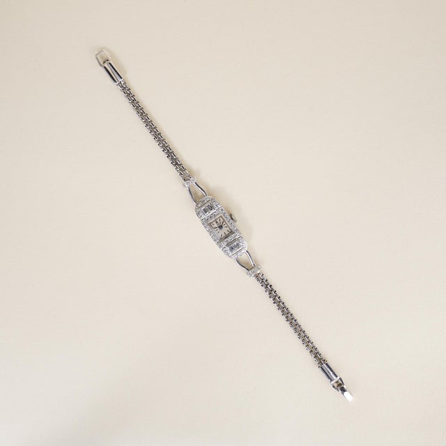 1920s Art Deco E. Gubelin Lucerne 1.80 Carats Diamond Platinum Ladies Wristwatch For Sale - Image 4 of 7