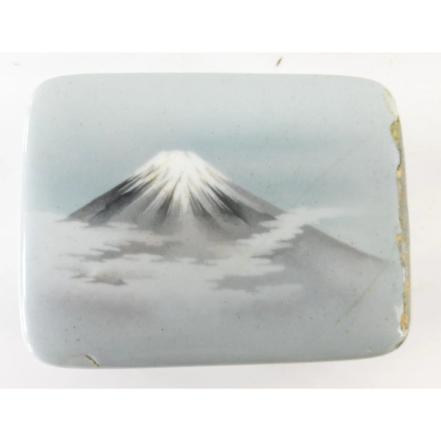 We are selling this very nice Japanese Wireless cloisonne enamel box by Ando cloisonne featuring Mt. Fuji. Condition: Very...