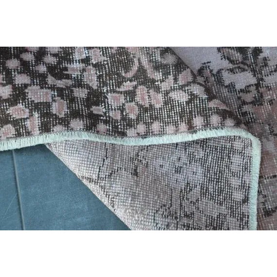 1960s Vintage Turkish Pale Pink Rug - 5′ × 8′9″ For Sale - Image 4 of 11