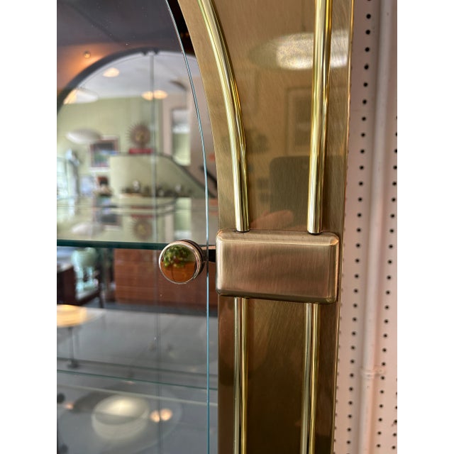 Metal 1990s Mastercraft Style Brass + Glass Lighted Display Cabinet For Sale - Image 7 of 12