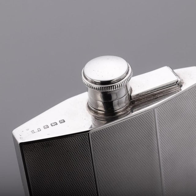 1940s Vintage English Silver Hip Flask, Birmingham, 1948 For Sale - Image 5 of 8