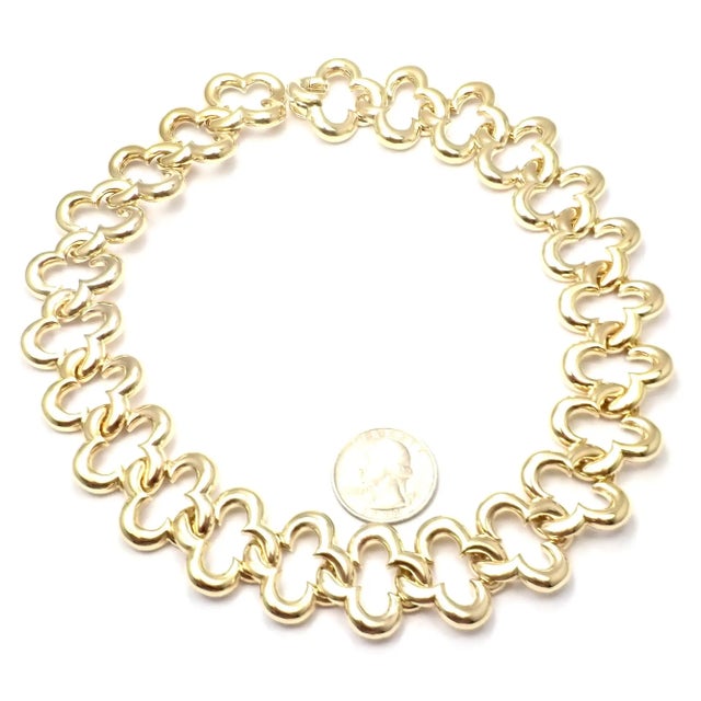 1990s Van Cleef & Arpels Large 24 Motifs Alhambra Yellow Gold Choker Necklace For Sale In Philadelphia - Image 6 of 8