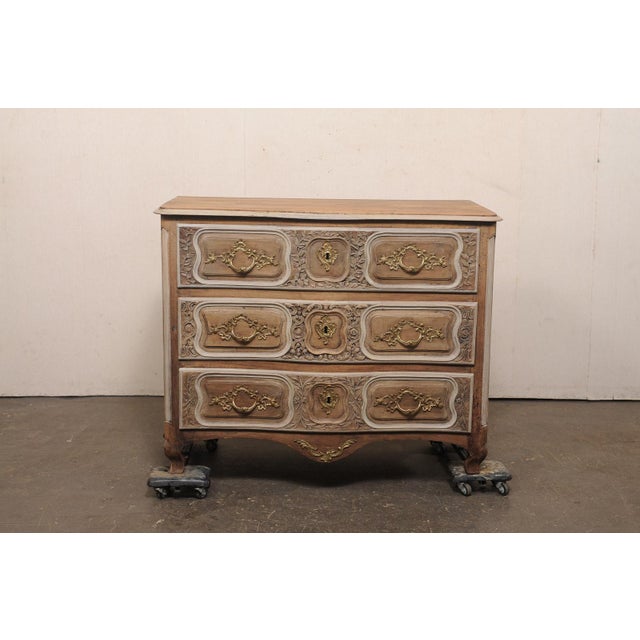 French Louis XV Finely Carved Commode, 1750 For Sale - Image 9 of 13