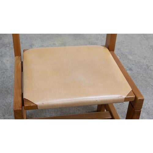 Chairs in Elm and Leather from Maison Regain, 1970s, Set of 2 For Sale - Image 4 of 9