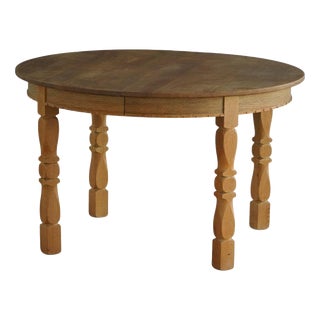Mid-Century Modern Danish Round Extendable Oak Dining Table, 1960s For Sale