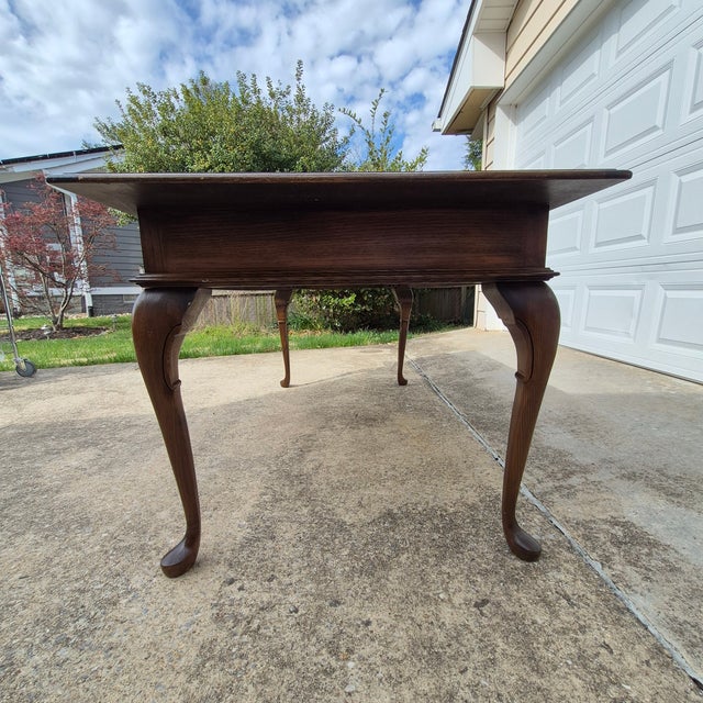 1990s Vintage Pennsylvania House Queen Anne Chippendale Stained Oak Library Table Desk For Sale In Washington DC - Image 6 of 10