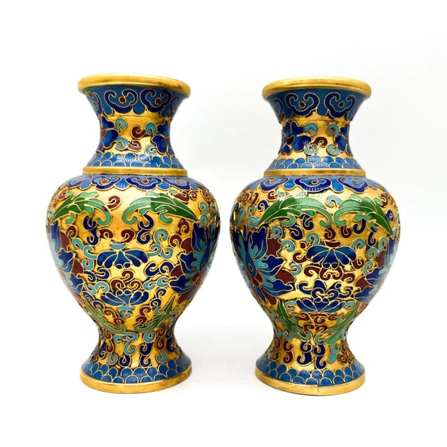 Chinoiserie Pair of Mid-Century Chinese Cloisonné Vases – Blue, Green & Gold Enamel With Lotus Motif – Chinoiserie / Hollywood Regency For Sale - Image 3 of 10