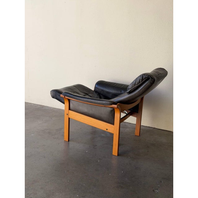 1960s 1960s Swedish Adjustable Black Leather Lounge Armchair by Göte Möbler - Mid-Century Modern Recliner For Sale - Image 5 of 11