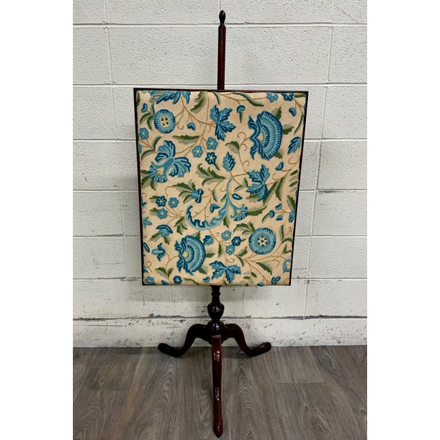 Queen Anne Vintage Queen Anne Style Adjustable Needlepoint Embroidered Fire Screen For Sale - Image 3 of 9