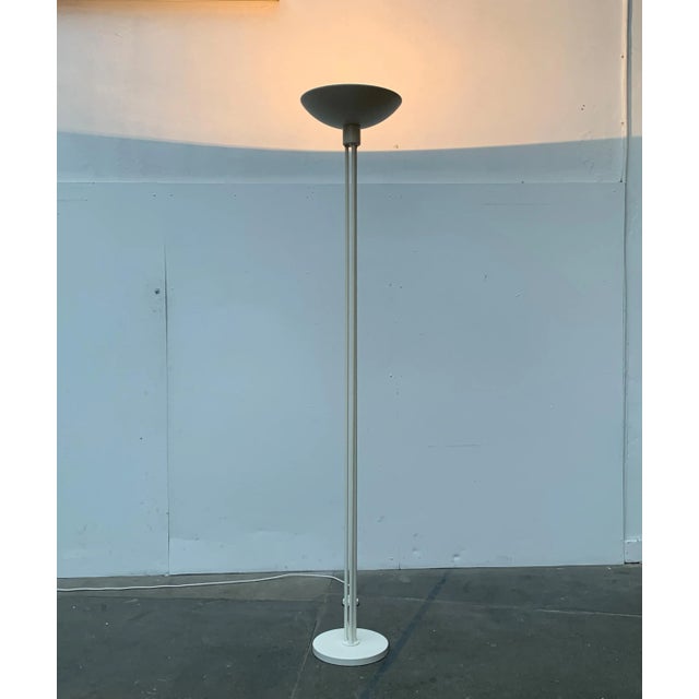 Minimalist floor lamp from Cosack. A simple design in a minimalist design language. The floor lamp is a classic ceiling...