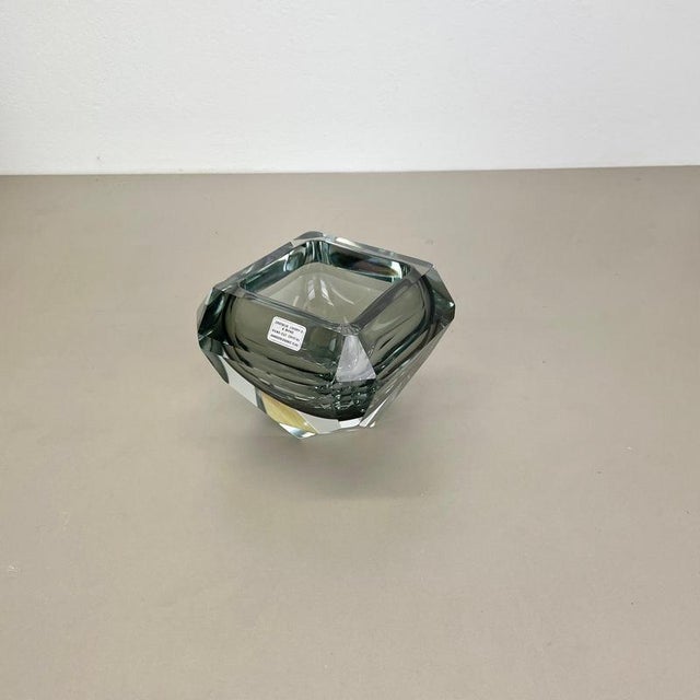 Faceted Murano Glass Diamond Sommerso Bowl, Italy, 1970s For Sale - Image 3 of 18