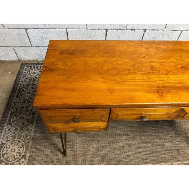 Wood Mid-Century Modern Floating Desk by Aristo-Bilt Furniture. For Sale - Image 7 of 13