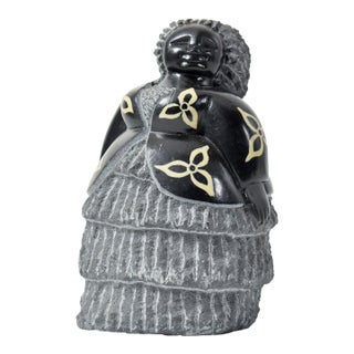 Early 20th Century Shona Stone Woman Sculpture In The Style of Colleen For Sale