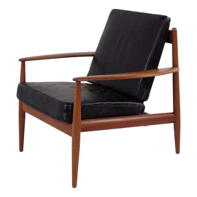 Model 118 Armchair Grete Jalk for France & Søn in Teak and Black Leather, 1960s For Sale