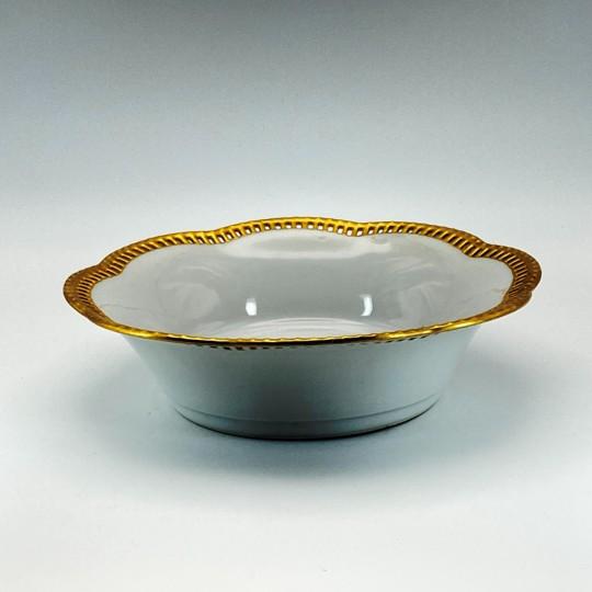 White Carl Schumann Arzberg Reticulated Porcelain Bowl 7.5-inch With Gilded Scalloped Edge (Antique, Ca. 1920) Bavaria For Sale - Image 8 of 12