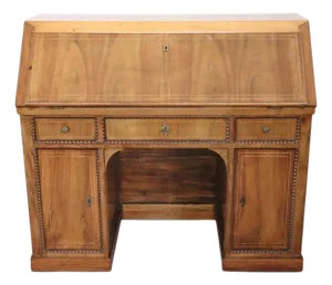 Antique Writing Desk in Walnut, 1820s