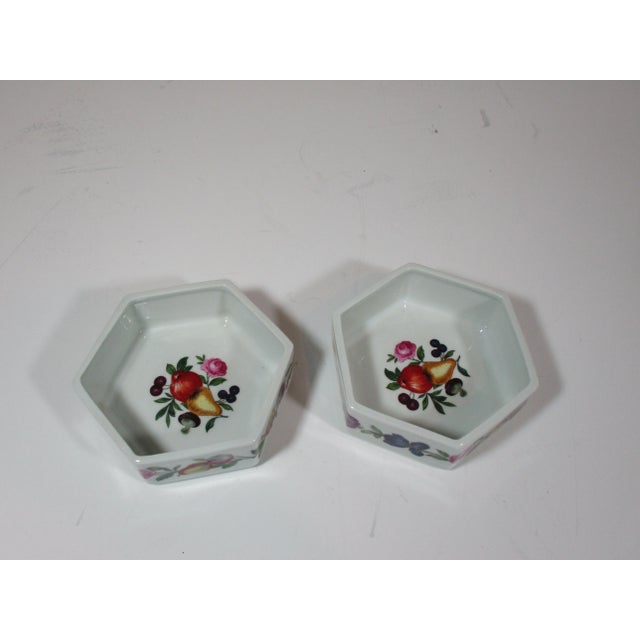 French 1960s Hand Painted French Octagon Nut Bowls - a Pair For Sale - Image 3 of 7