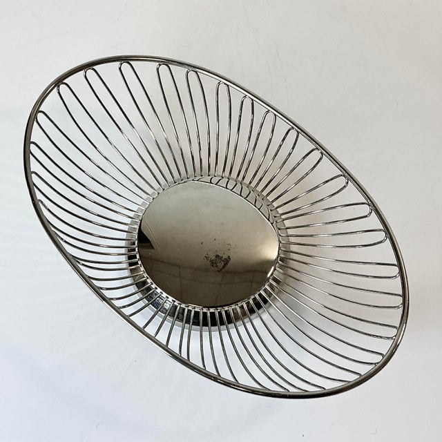 Metal 1970s Vintage Hollywood Regency Boho Chic Silverplate Wire Bread Basket Serving Dish For Sale - Image 7 of 11