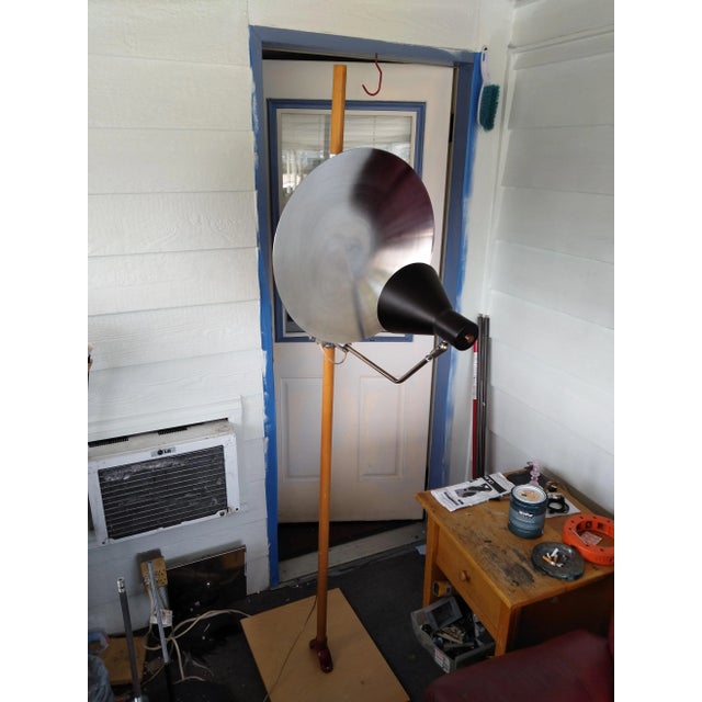 This lamp makes a statement, it has an adjustable 19" concave spun aluminum reflector dish ( designed for that purpose)...