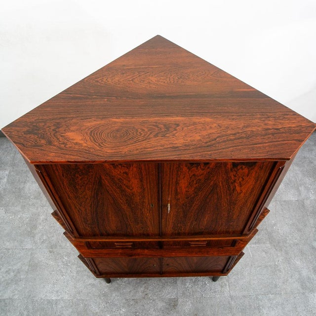 Mid Century Danish Modern Corner Cabinet Rosewood Bar Denmark Drawers Locking Vg For Sale - Image 4 of 11
