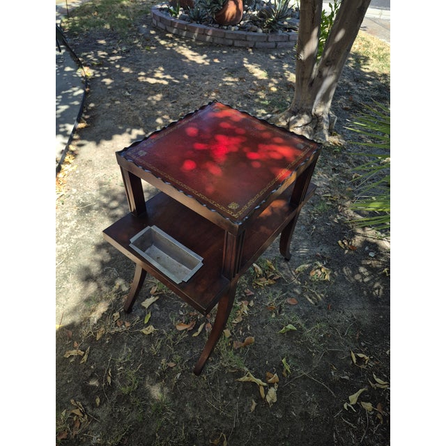 Early 20th Century Vintage Mid-Century Regency Mahogany Leather-Top Two-Tier Side Table For Sale - Image 5 of 12