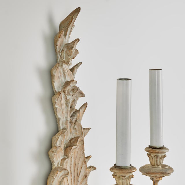 Early 20th Century Pair of Italian Carved Wood Wall Sconces With Seashells For Sale - Image 5 of 15