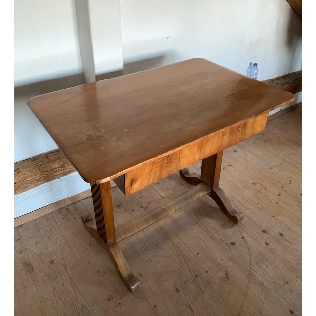 Biedermeier Sewing Table, in Very Good conditions. Designed before 1890