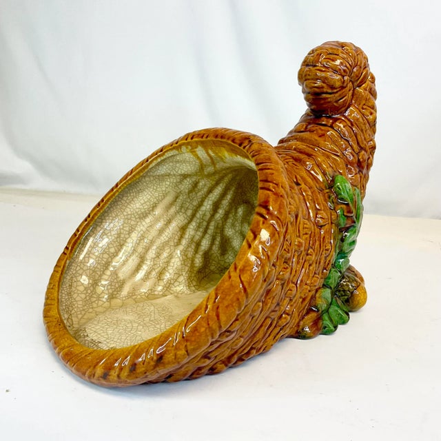 Chestnut 1980s Vintage Majolica Americana Rustic Thanksgiving Cornucopia Decorative Object. For Sale - Image 8 of 11