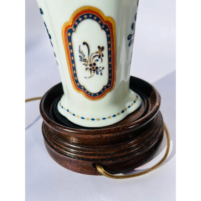 Ceramic Pair, Chinese Export Style Porcelain Table Lamps Colonial Williamsburg For Sale - Image 7 of 12