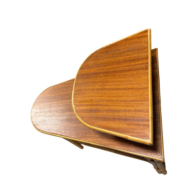 1950s 1950s Restored MCM Rattan & Mahogany 3-Tiered Vertically Stacked Rattan Wedge Table For Sale - Image 5 of 6