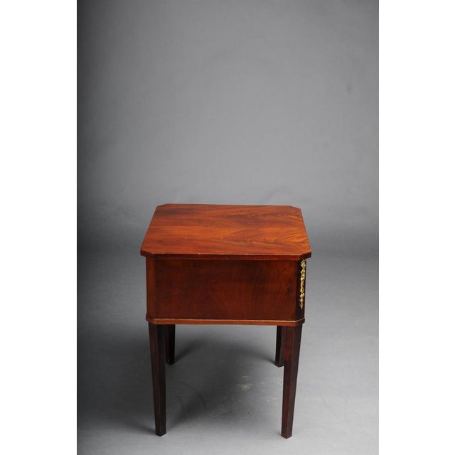 Biedermeier Bedside Table in Mahogany, 1830 For Sale - Image 10 of 17