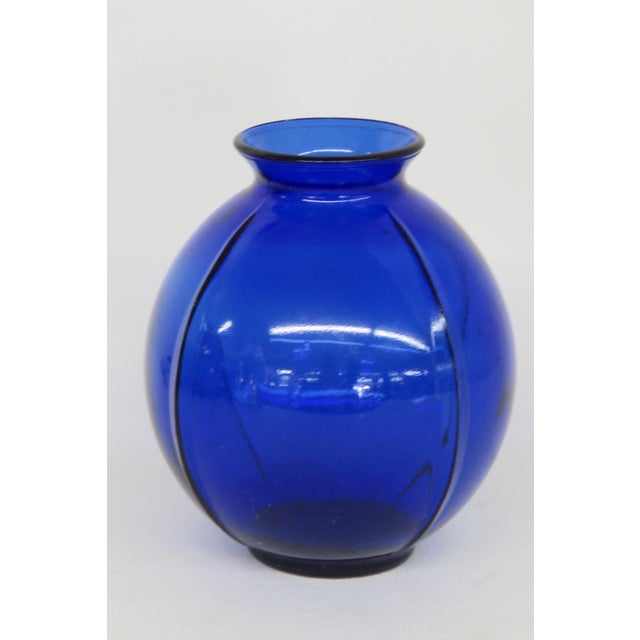 Vintage Cobalt Blue Ribbed Glass Vase 4565b For Sale - Image 4 of 11
