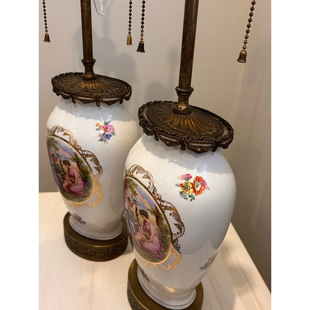 Neoclassical Vintage French Style Porcelain Urn Lamps With Gilt Ormolu Mounts – Neoclassical - a Pair For Sale - Image 3 of 10