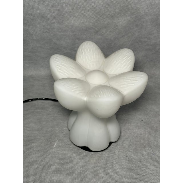 Flower-Shaped Table Lamp from Glashütte Limburg, Germany, 1970s For Sale - Image 12 of 12
