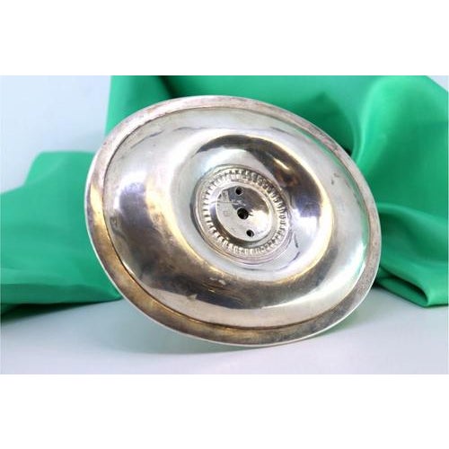 Silver Candlestick with Elliptical Embossed and Pearled Reliefs For Sale - Image 4 of 7