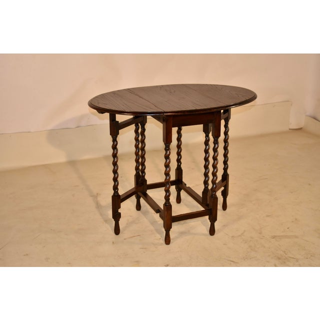 Edwardian Oak Gate-Leg Side Table From England, Circa 1900 For Sale In Greensboro - Image 6 of 9