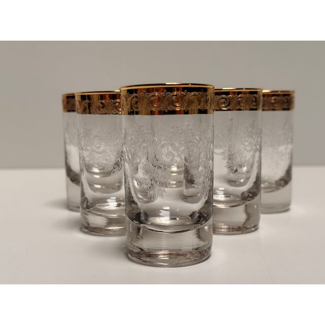 Murano Glass Medici Gold Rim Liquor Glass Set, 1970s, Set of 6 For Sale - Image 4 of 7