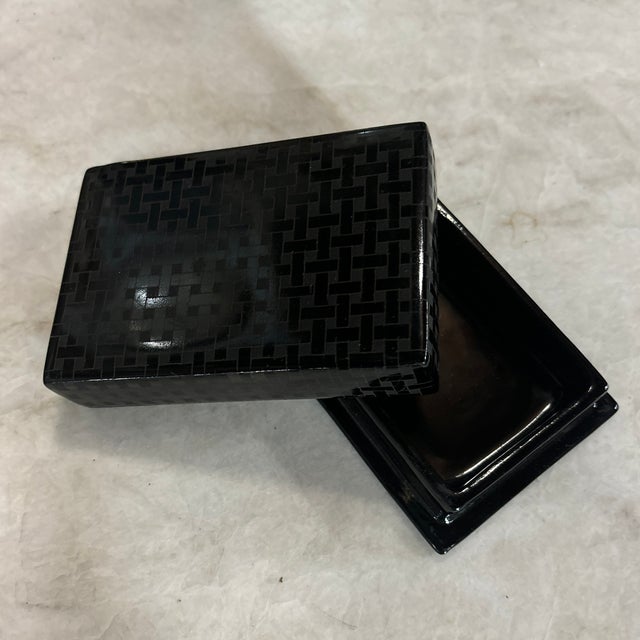 Small Black Lacquer Box W/ Woven Pattern For Sale - Image 11 of 12