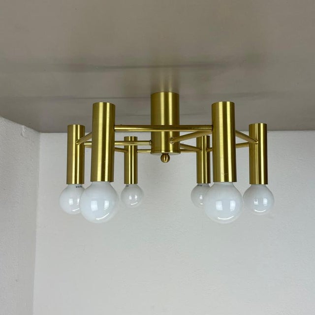 Italian Space Age Brass Ceiling Sconce in the style of Stilnovo, Italy, 1970s For Sale - Image 3 of 18