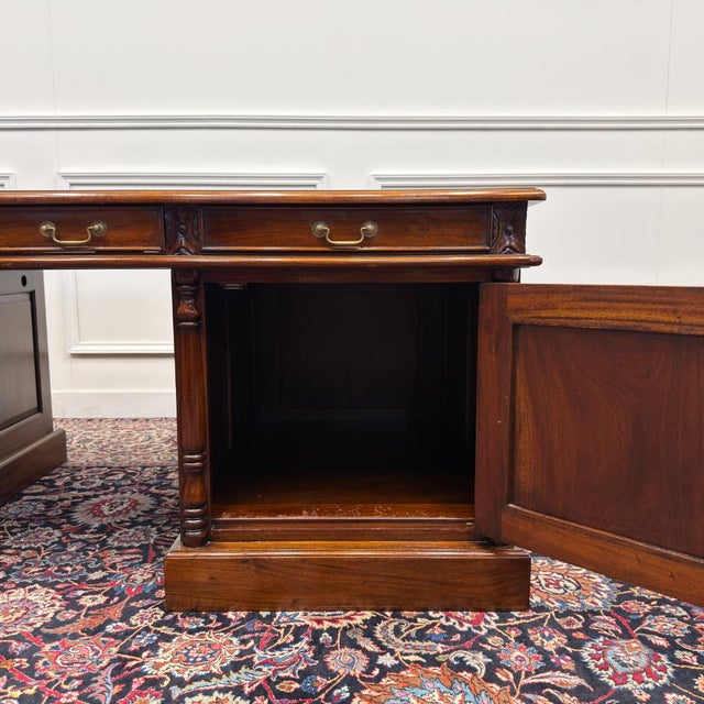Large Classic English Desk in Leather For Sale - Image 17 of 18