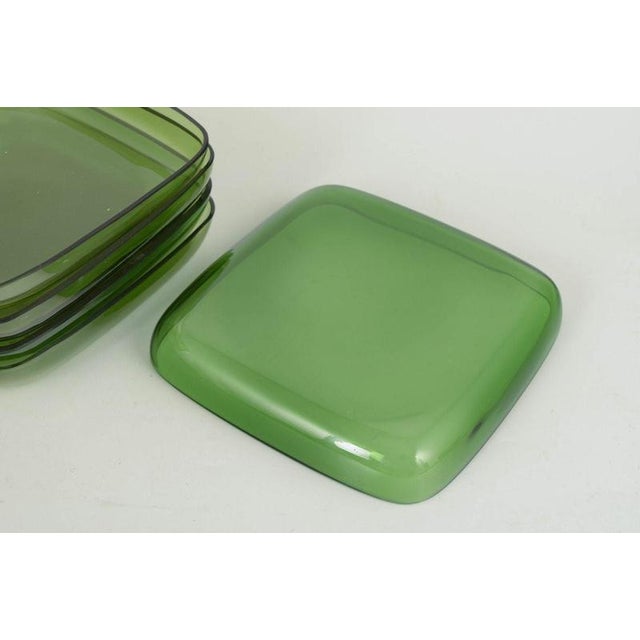 Green Art Glass Plates, Sweden, 1960s, Set of 5 For Sale - Image 4 of 5